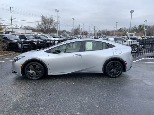 Used 2023 Toyota Prius LE image 5