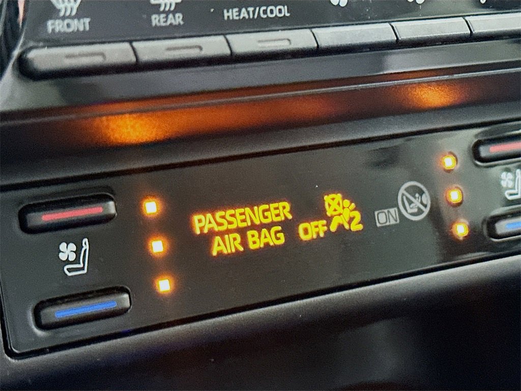 Used 2019 Toyota RAV4 Limited image 20