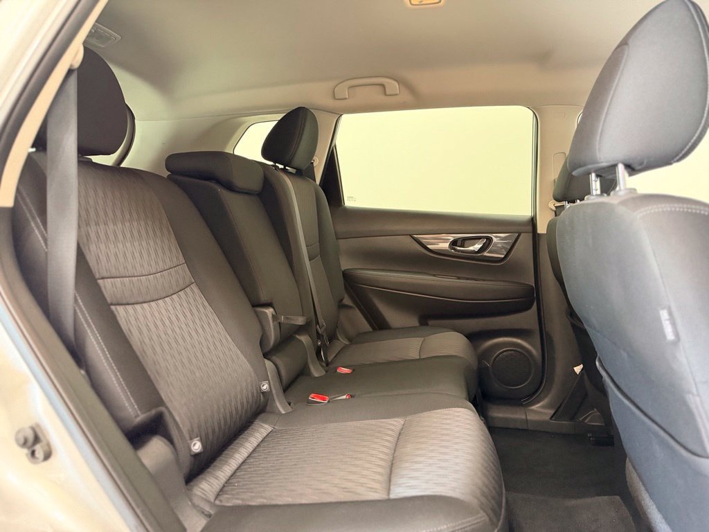 Used 2018 Nissan Rogue SV AWD/4WD image 21