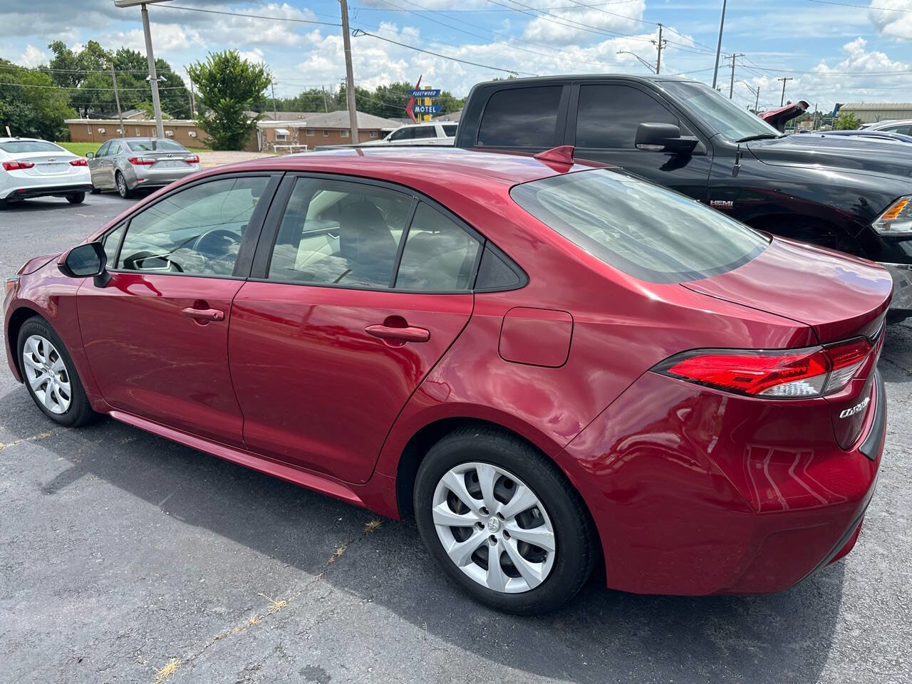 Used 2022 Toyota Corolla LE image 8