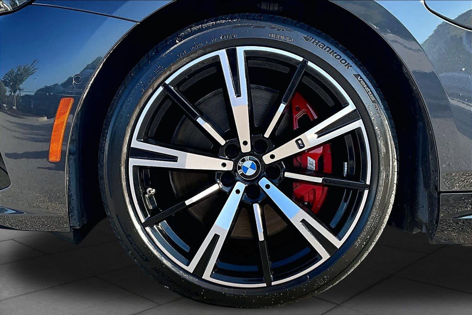 Used 2026 BMW 550e xDrive AWD/4WD image 10