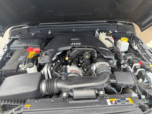 Used 2021 Jeep Gladiator Rubicon AWD/4WD image 12