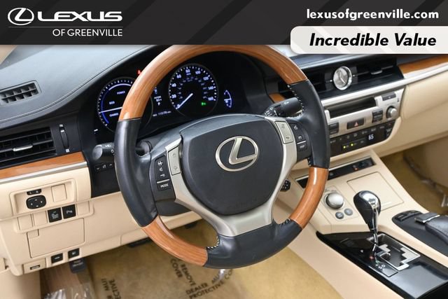 Used 2014 Lexus ES 300h w/ Luxury Package w/Bamboo Trim FWD image 25