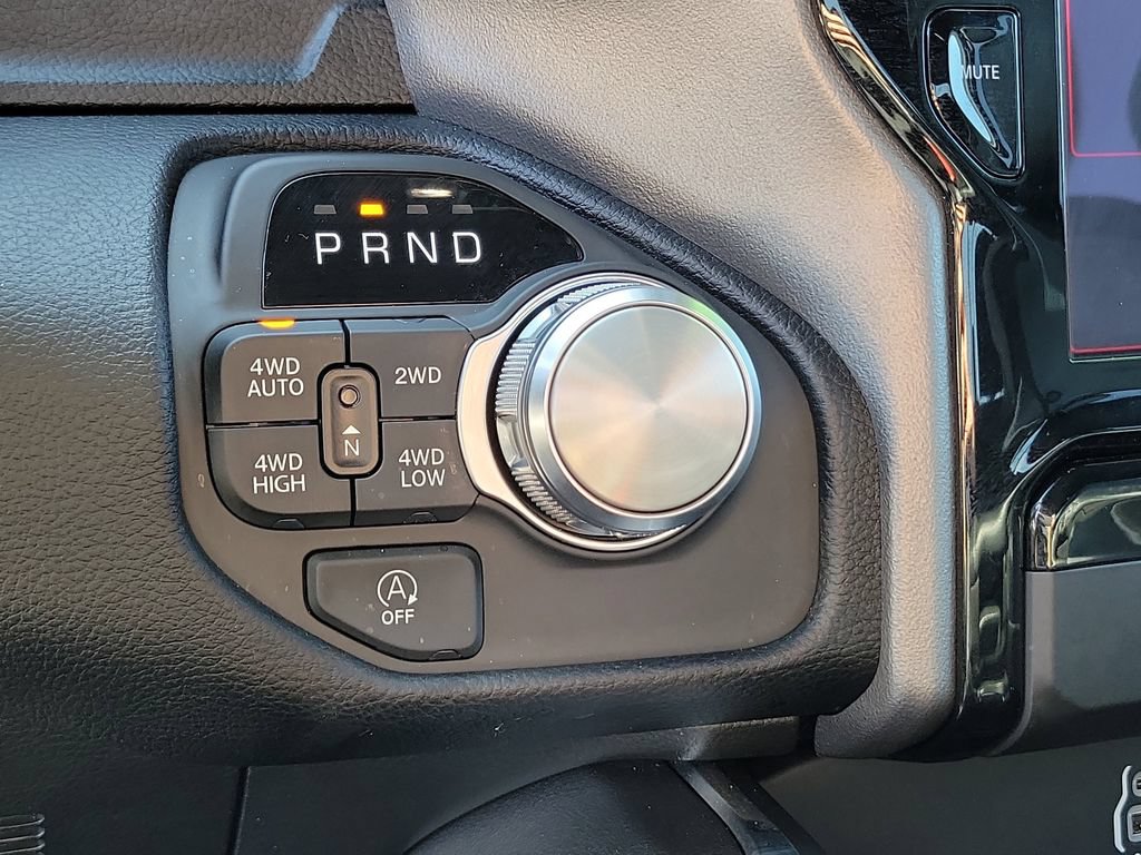 Used 2026 RAM 1500 Laramie AWD/4WD image 31