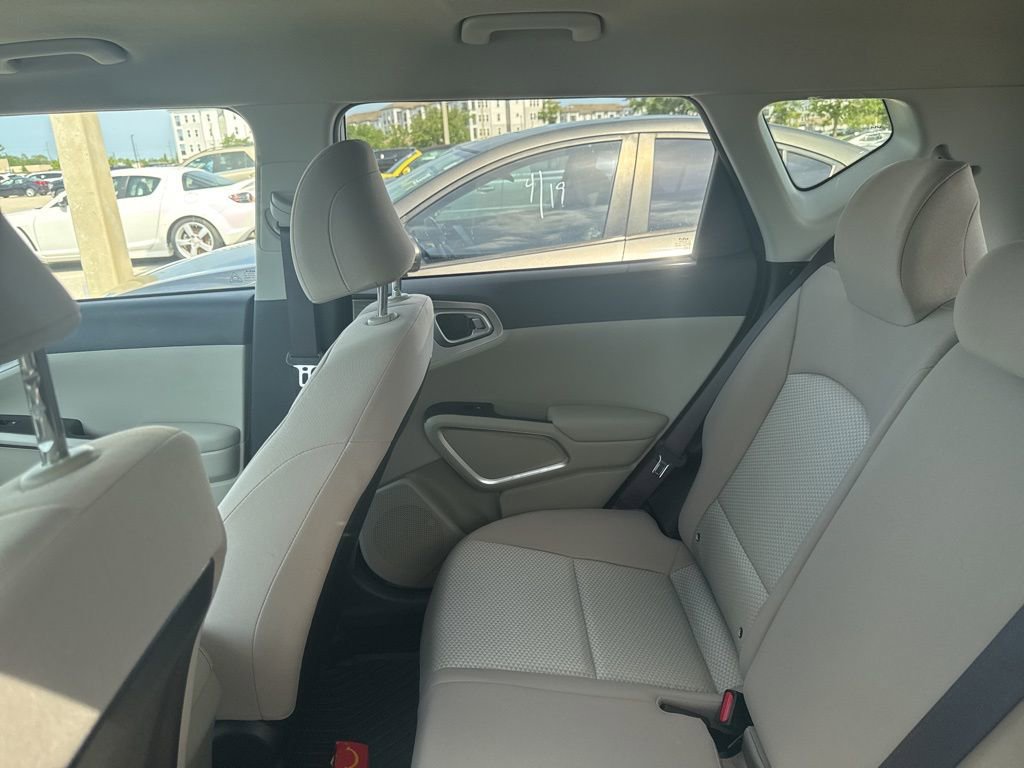 Used 2024 Kia Soul LX image 8