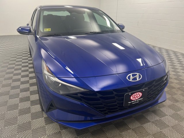 Used 2023 Hyundai Elantra SEL image 2