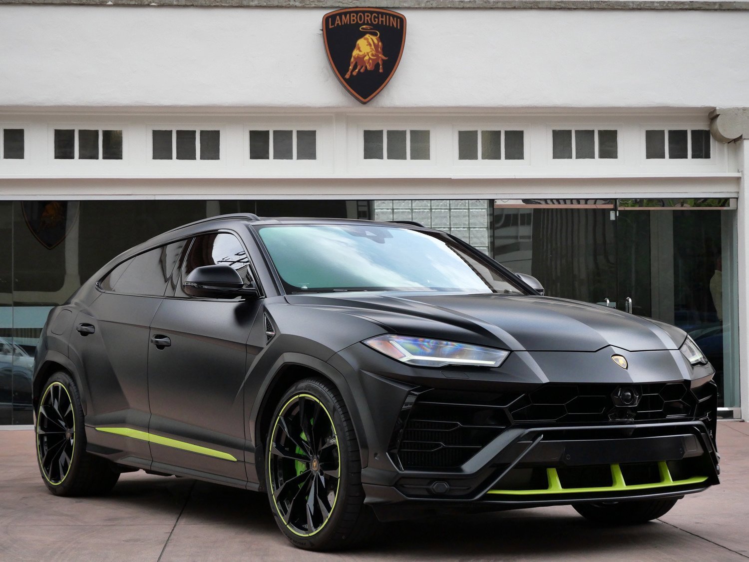 Used 2022 Lamborghini Urus image 1