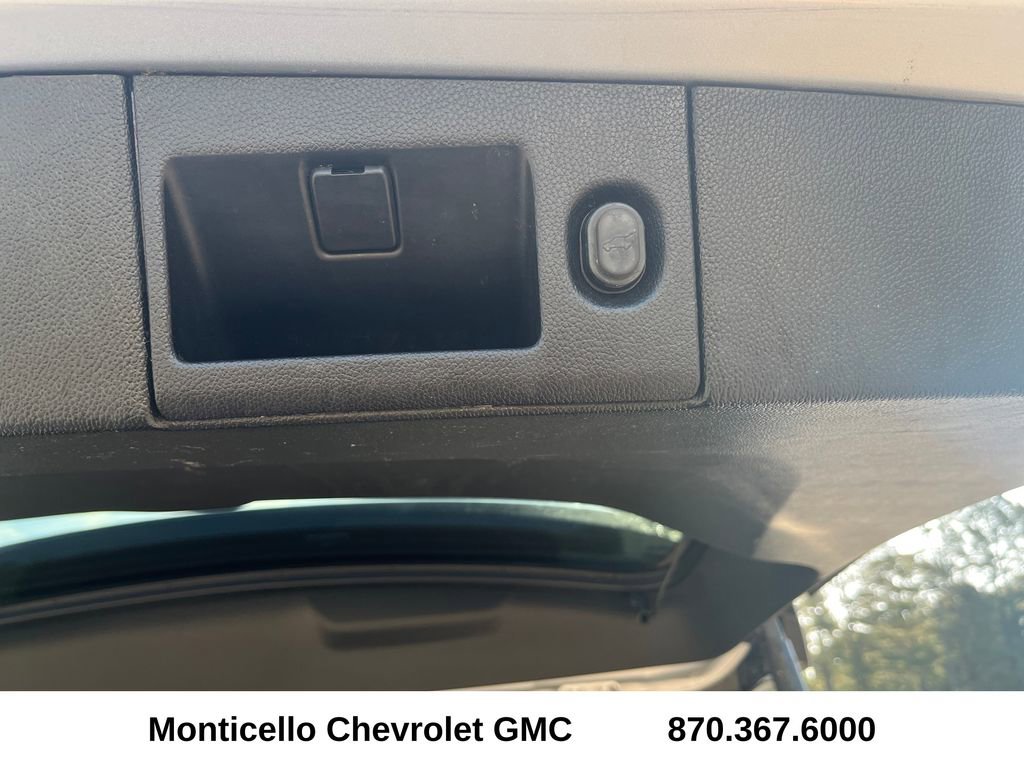 Used 2019 Chevrolet Suburban Premier AWD/4WD image 33