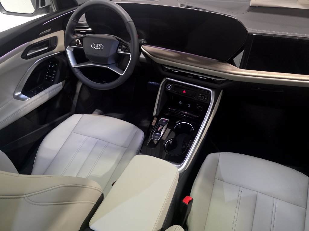 New 2026 Audi Q5 Premium Plus AWD/4WD image 14