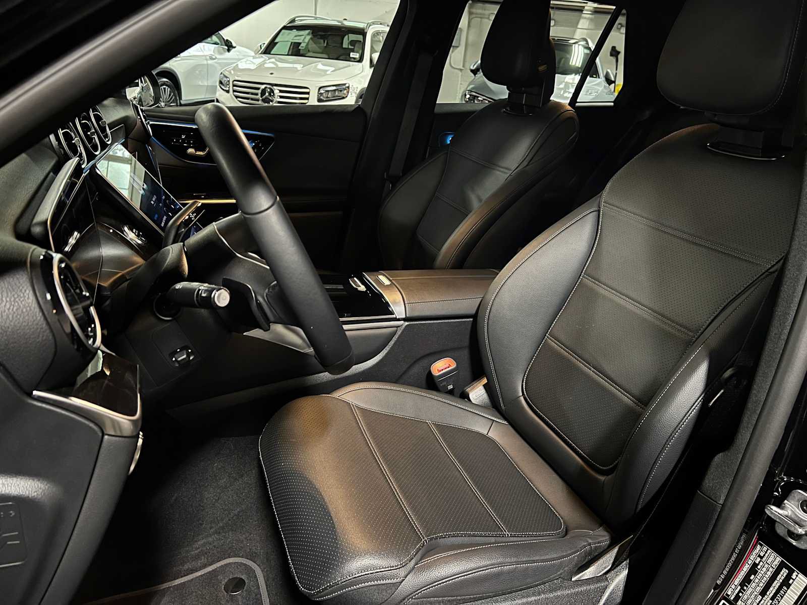 Used 2025 Mercedes-Benz GLC 300 image 25