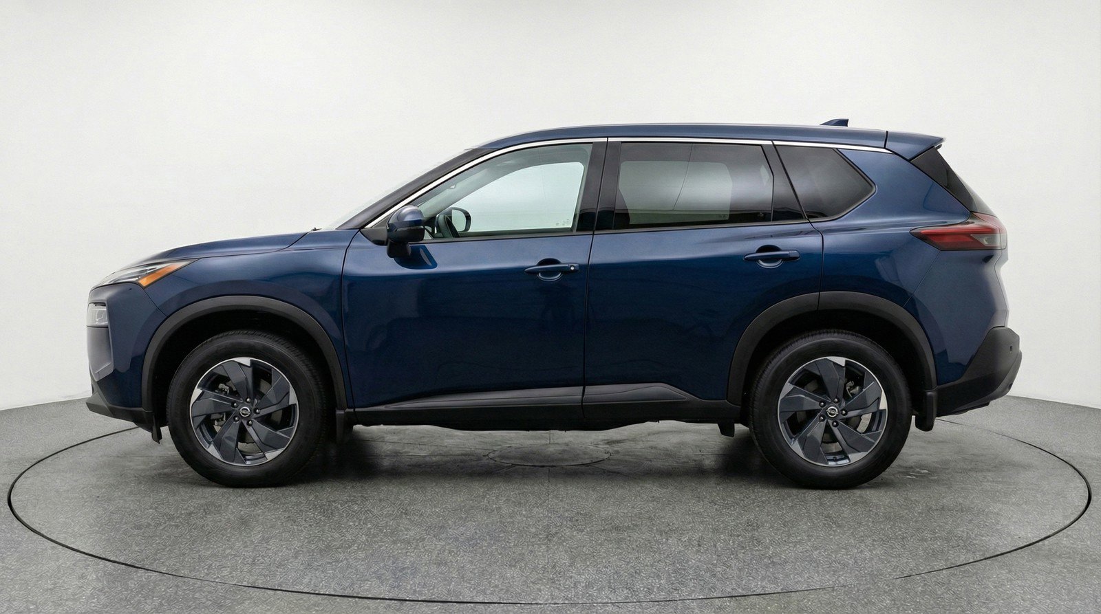 Used 2025 Nissan Rogue SV AWD/4WD image 5