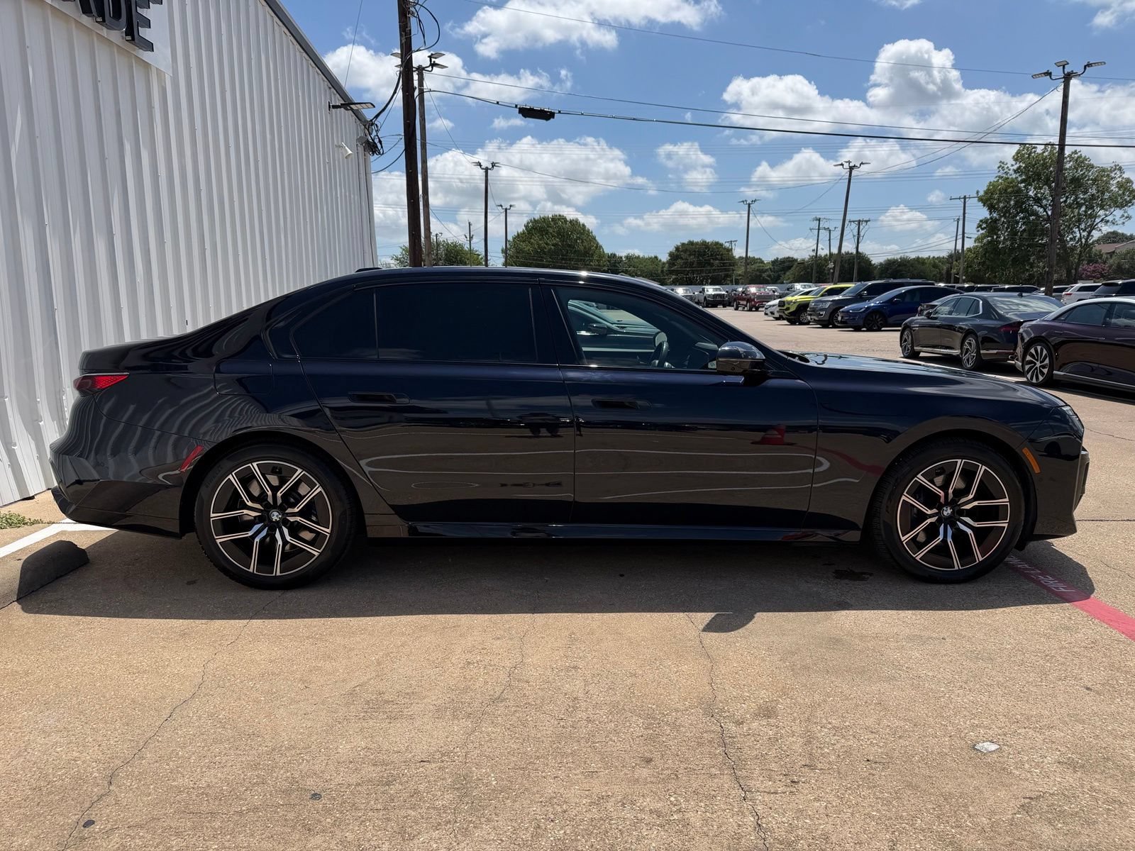 Used 2023 BMW 760i xDrive AWD/4WD image 7