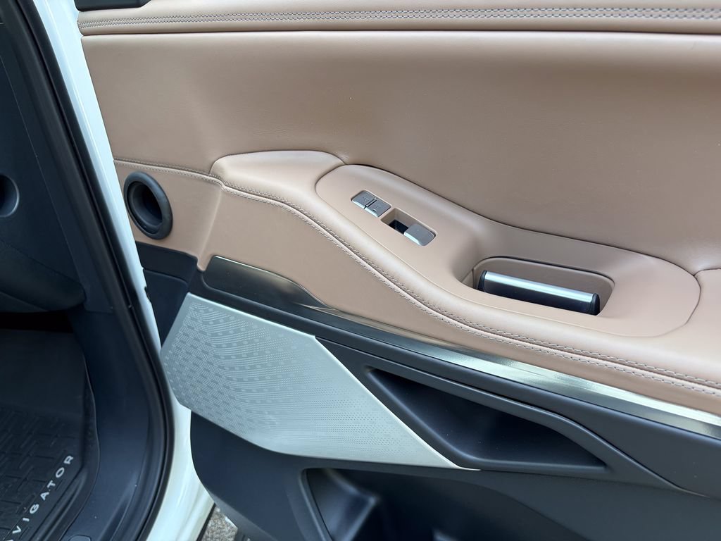 New 2027 Lincoln Navigator Black Label AWD/4WD image 46