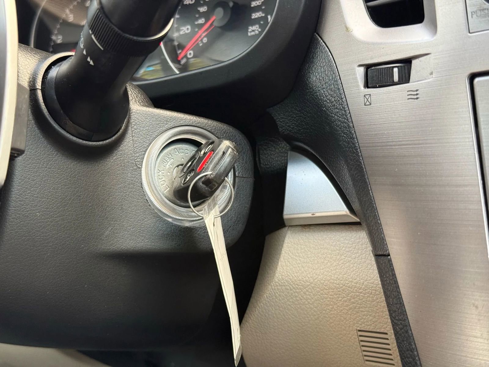 Used 2013 Subaru Legacy 2.5i Premium w/ All-Weather Pkg + Moonroof image 31