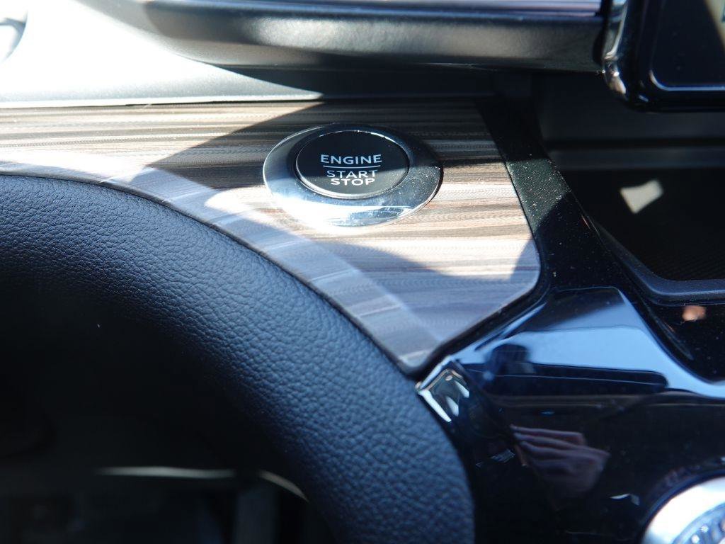 Used 2022 Ford Explorer Limited w/ Equipment Group 301A RWD image 21