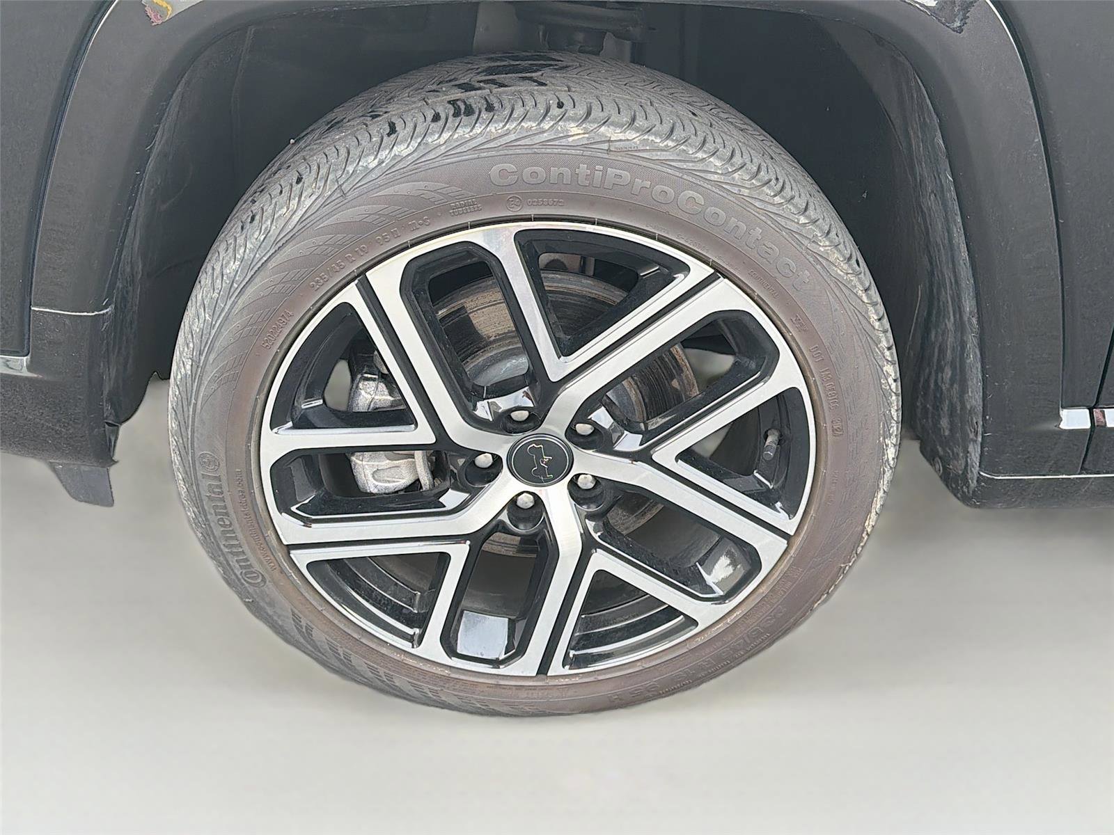 Used 2025 Jeep Compass Limited w/ Elite Group image 31