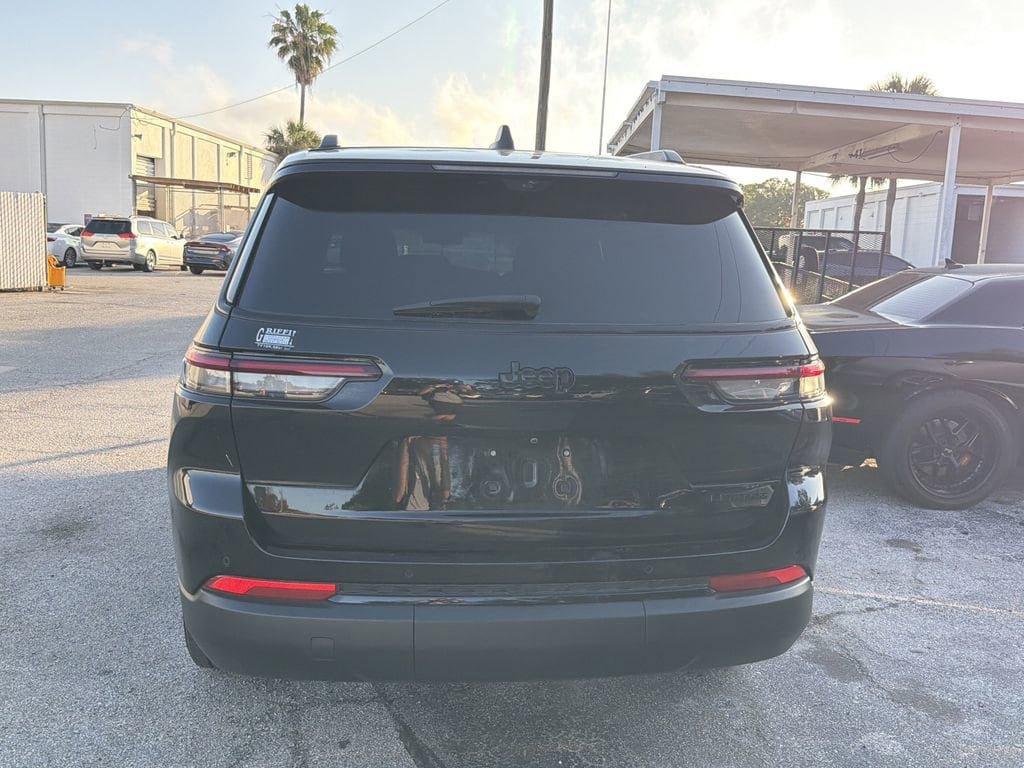 Used 2025 Jeep Grand Cherokee L Limited w/ Luxury Tech Group II RWD image 8