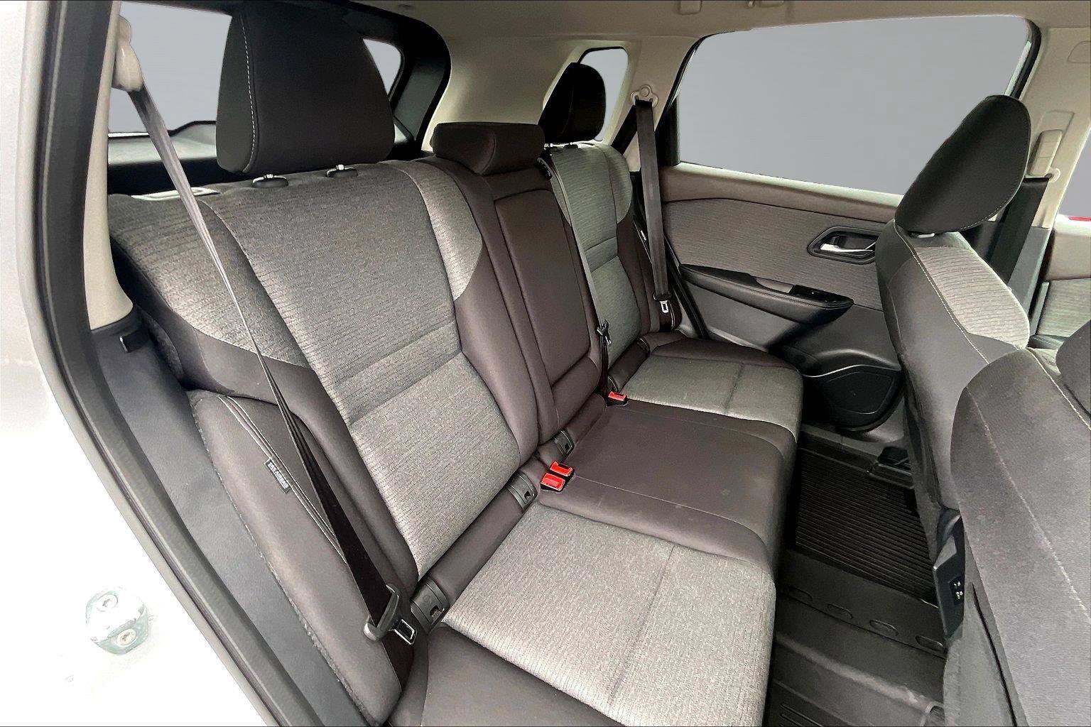 Certified 2022 Nissan Rogue SV FWD image 27