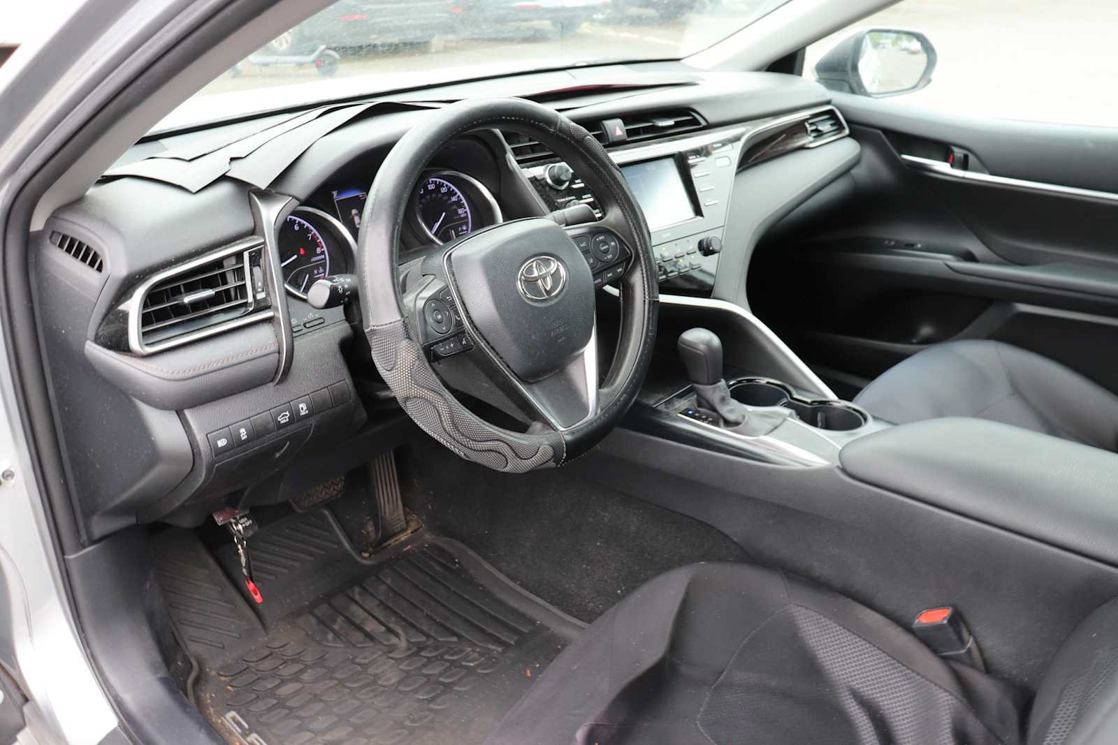 Used 2020 Toyota Camry LE FWD image 10