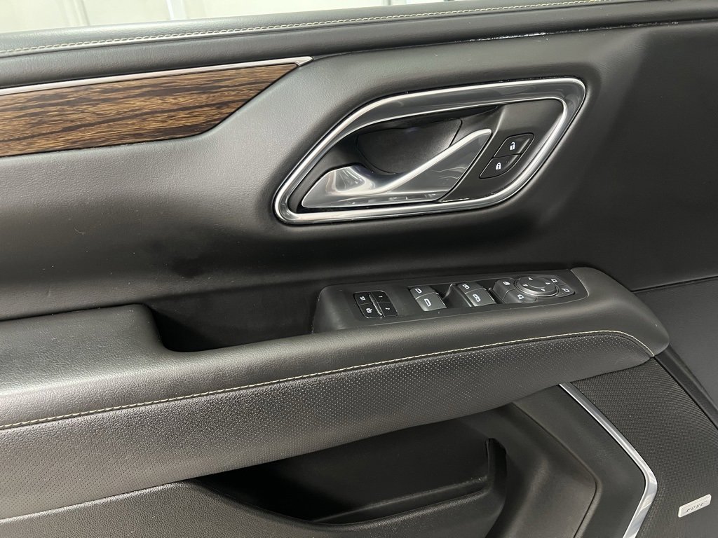 Used 2023 Chevrolet Suburban Premier image 24