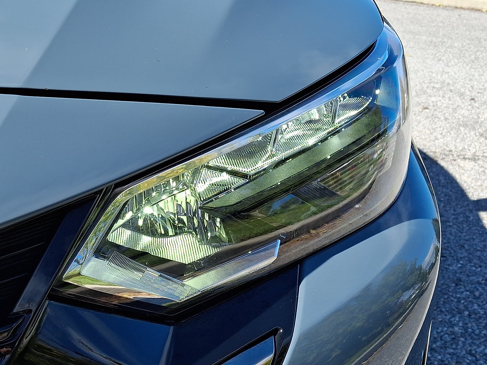 Certified 2024 Nissan Sentra SR FWD image 9