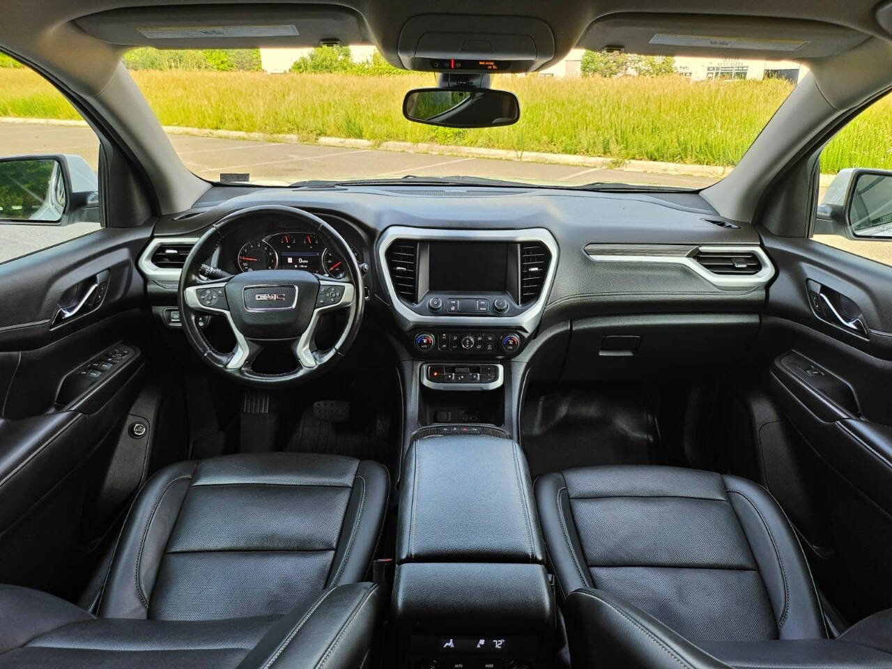Used 2022 GMC Acadia SLT w/ LPO, Floor Liner Package image 15