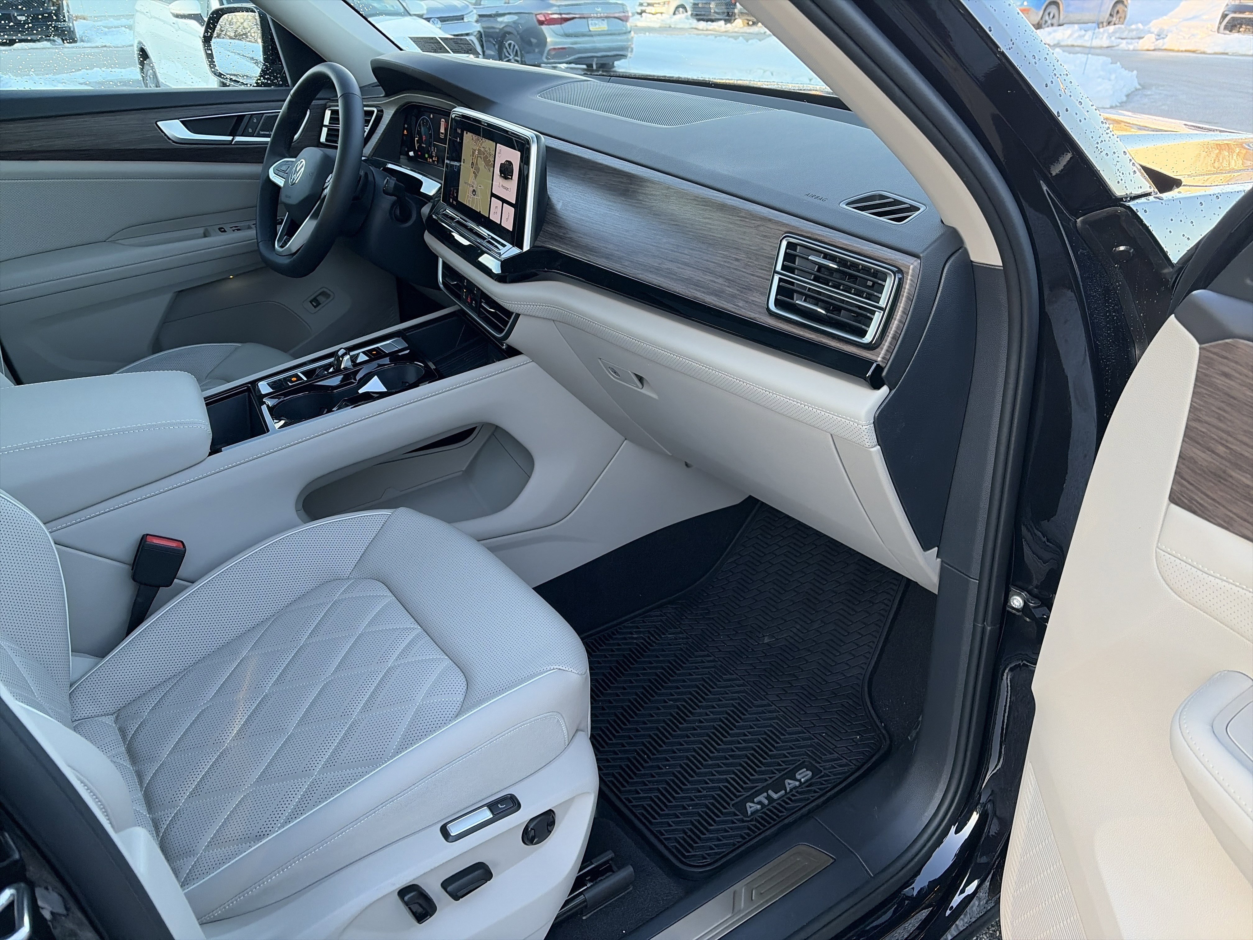 New 2026 Volkswagen Atlas SEL Premium R-Line image 24