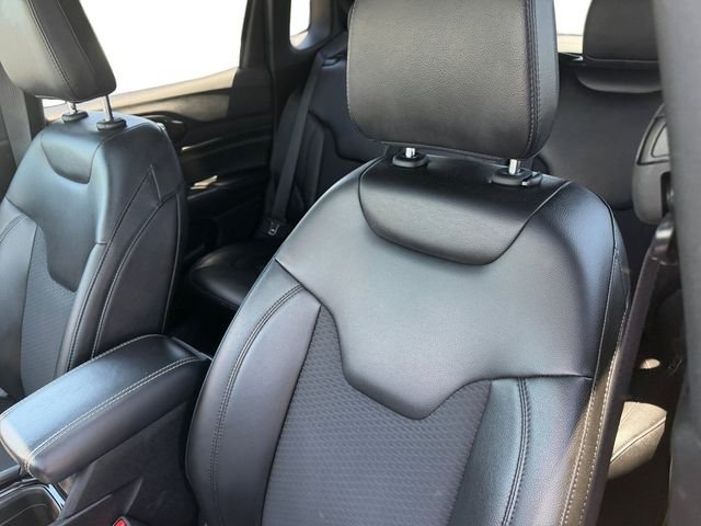 Used 2022 Jeep Compass Latitude w/ Sun and Sound Group AWD/4WD image 14