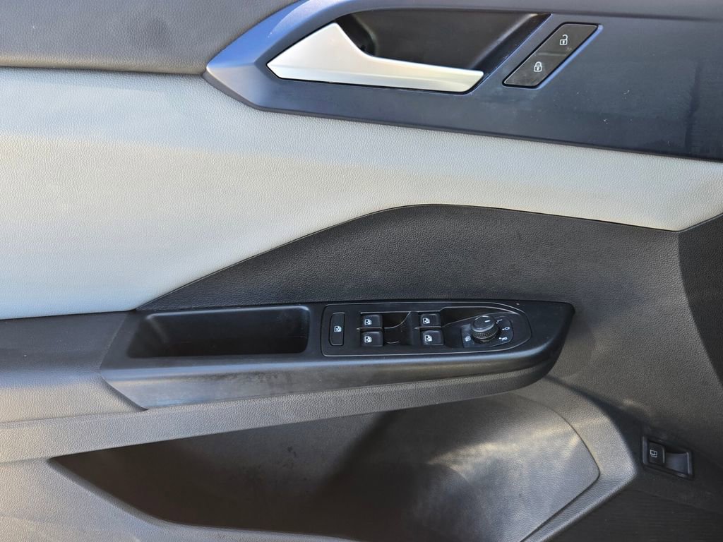 Used 2022 Volkswagen Taos SE w/ IQ.Drive SE Package image 28