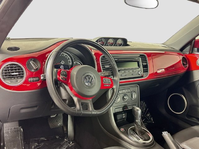 Used 2013 Volkswagen Beetle TDI FWD image 9