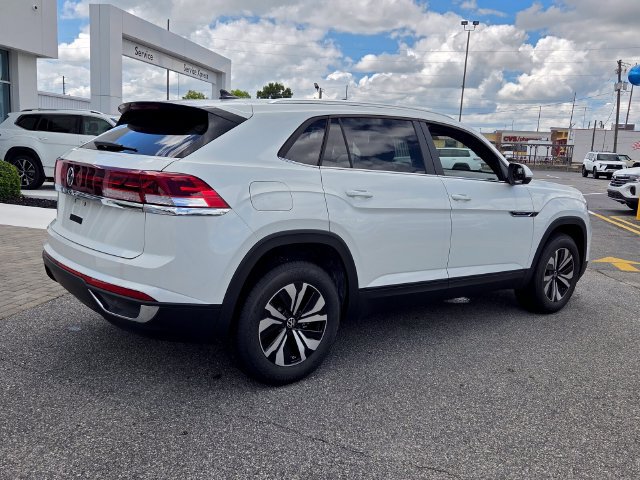 New 2026 Volkswagen Atlas Cross Sport SE FWD image 13