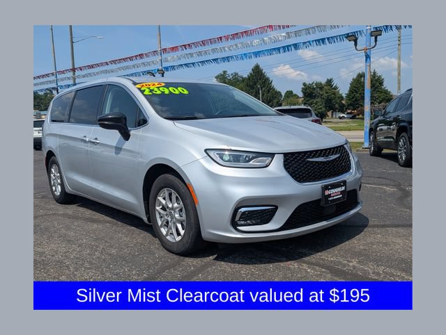 Used 2024 Chrysler Pacifica Touring-L FWD image 1