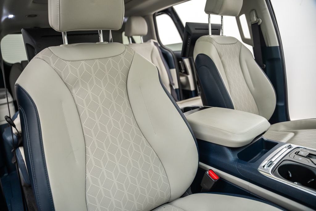 Used 2025 Kia Carnival SX FWD image 39