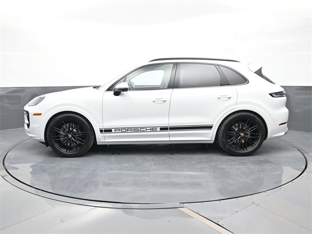 New 2026 Porsche Cayenne GTS image 2