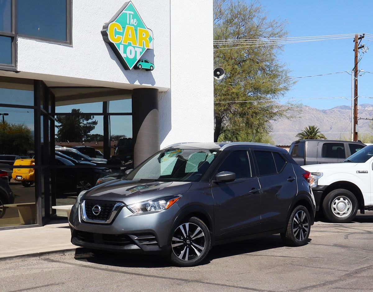 Used 2020 Nissan Kicks SV FWD image 2