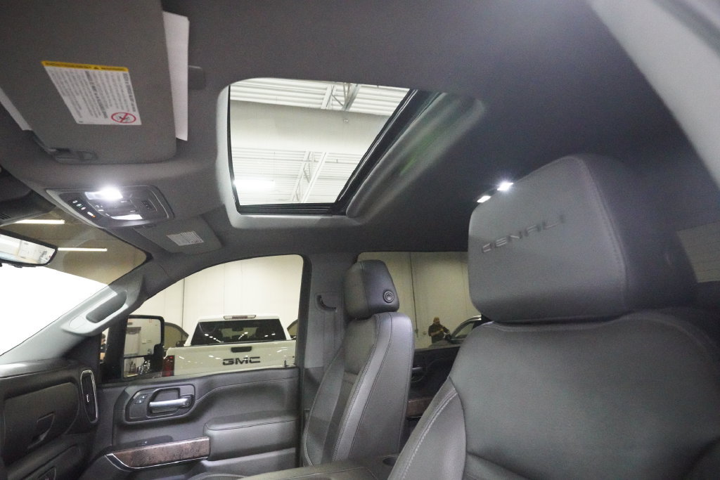 Used 2021 GMC Sierra 3500 Denali w/ Denali Ultimate Package AWD/4WD image 29