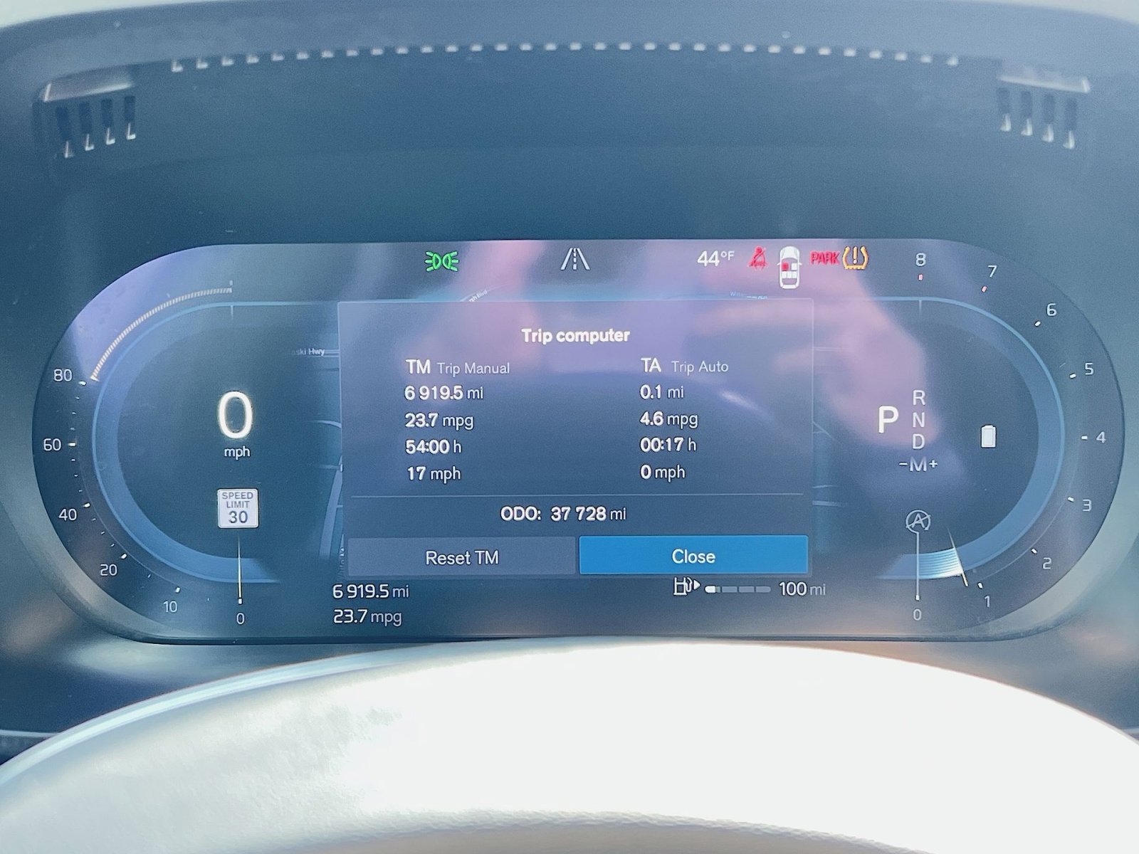 Certified 2023 Volvo XC60 B5 Ultimate w/ Protection Package Premier image 17