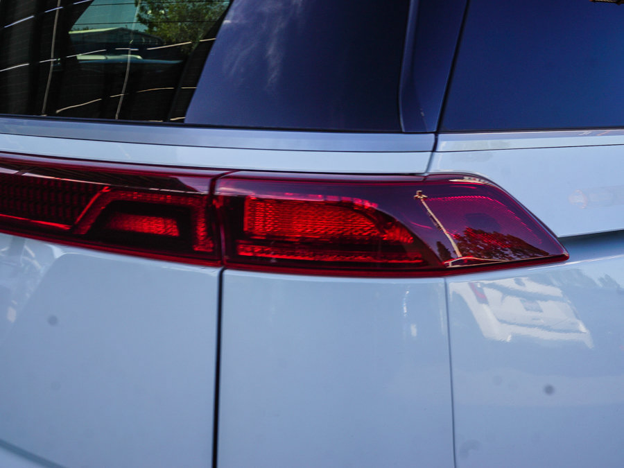 Certified 2023 Kia Carnival LX FWD image 8