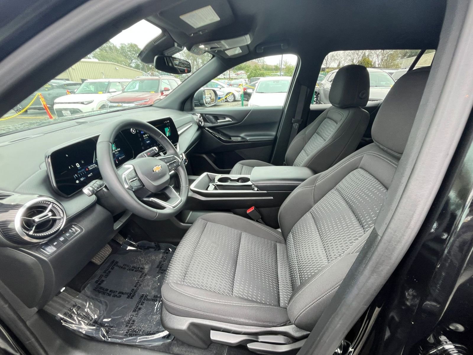 Used 2025 Chevrolet Equinox LT image 28