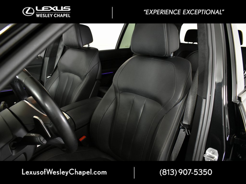 Used 2022 BMW X7 M50i w/ Luxury Seating Package image 20