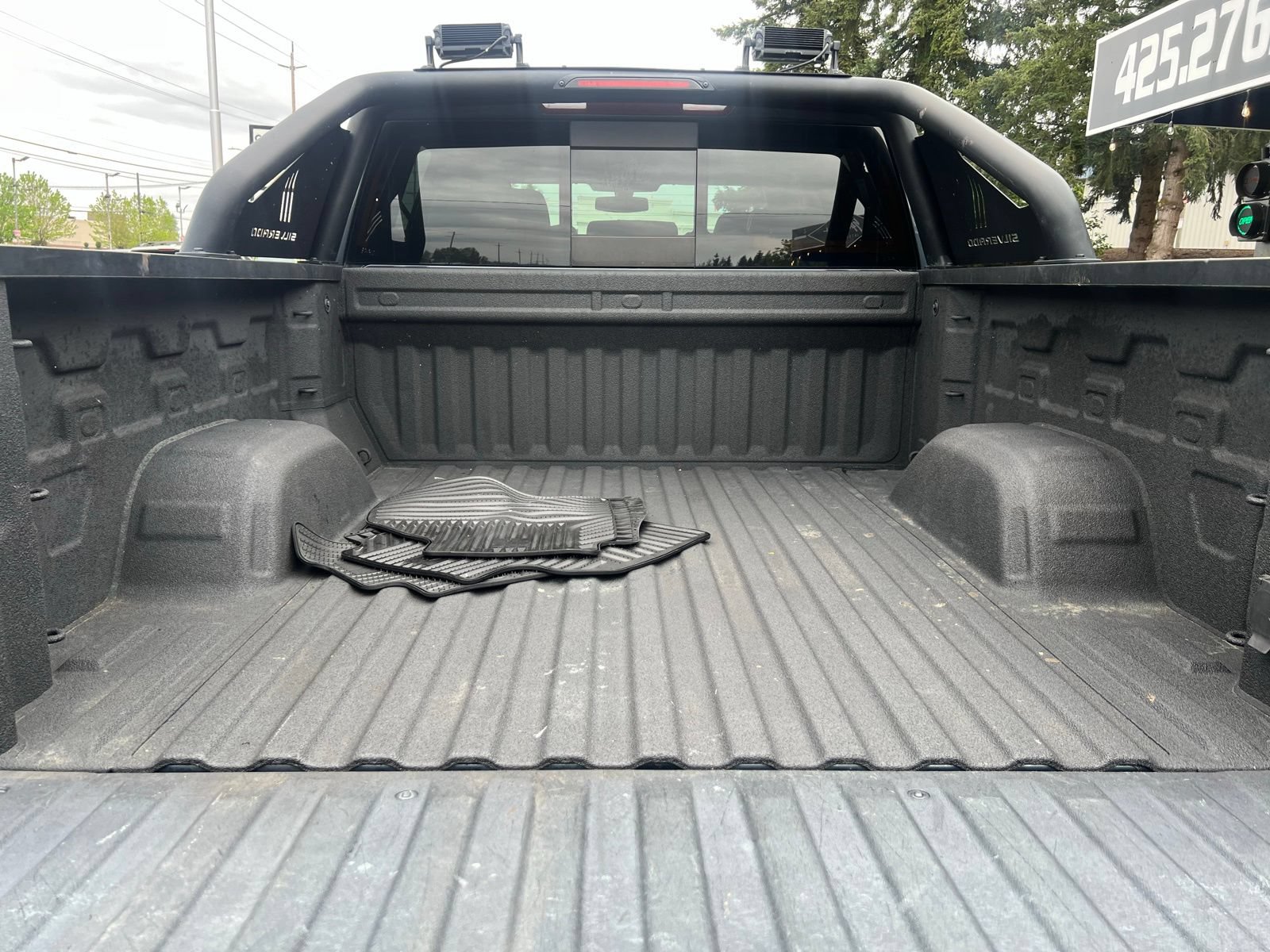 Used 2019 Chevrolet Silverado 1500 LTZ w/ LTZ Convenience Package AWD/4WD image 6