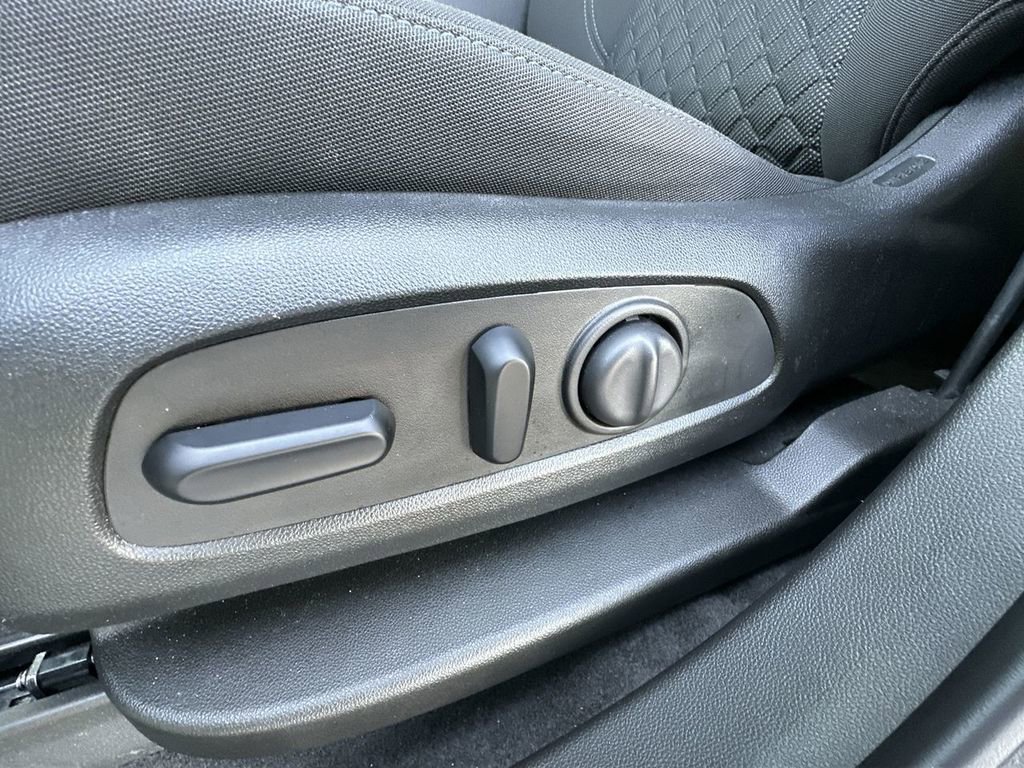 Used 2020 Chevrolet Blazer LT image 33