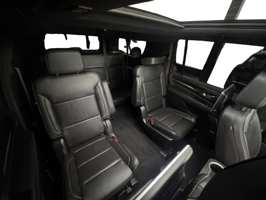 Used 2022 GMC Yukon XL Denali image 17
