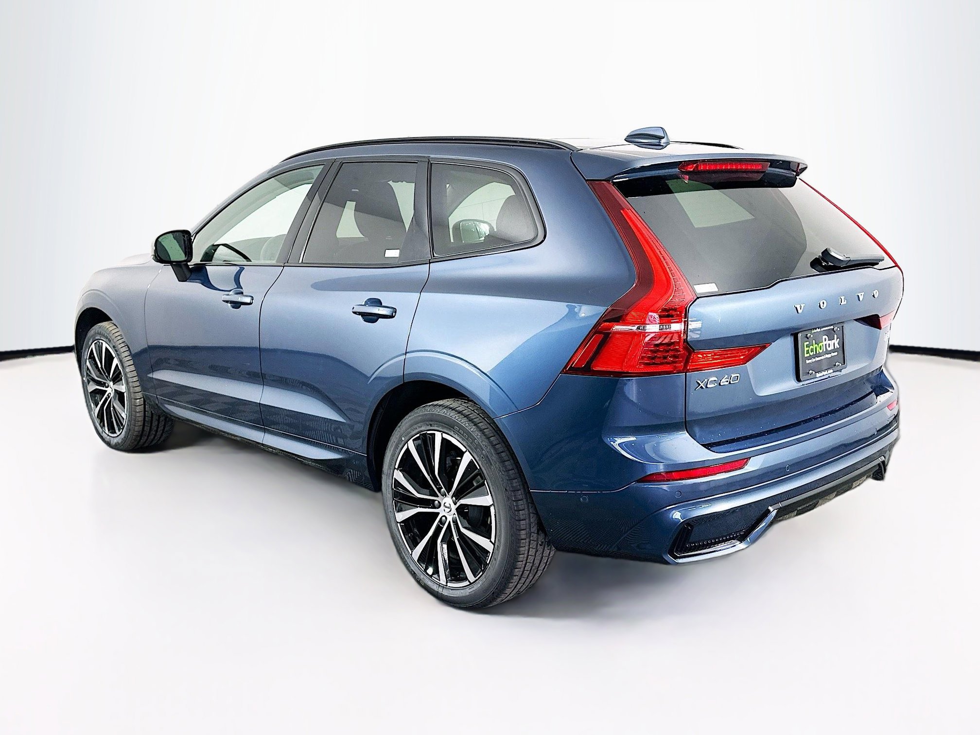 Used 2024 Volvo XC60 B5 Plus image 5