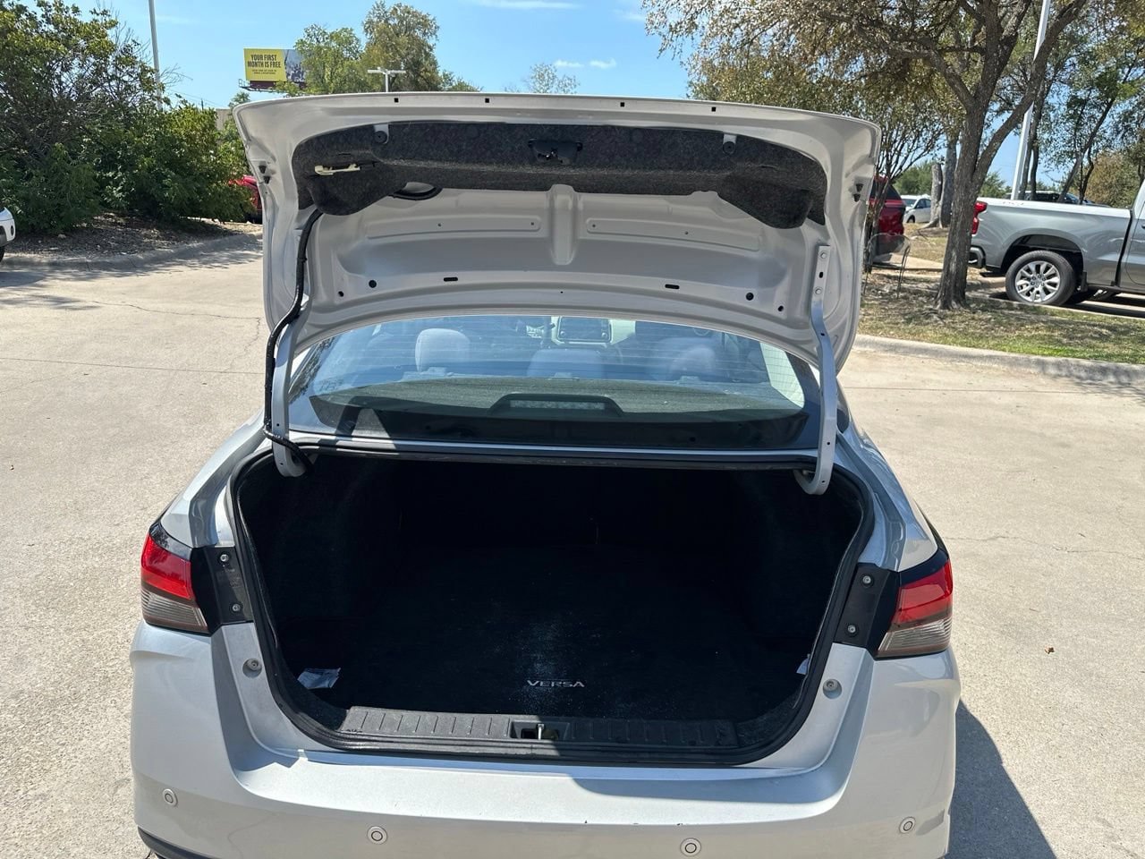 Used 2021 Nissan Versa SV FWD image 25