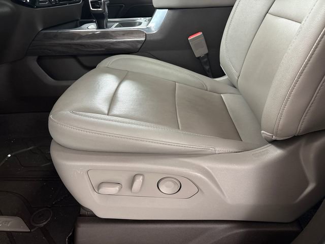 Used 2022 Chevrolet Silverado 1500 LTZ w/ LTZ Premium Package image 13
