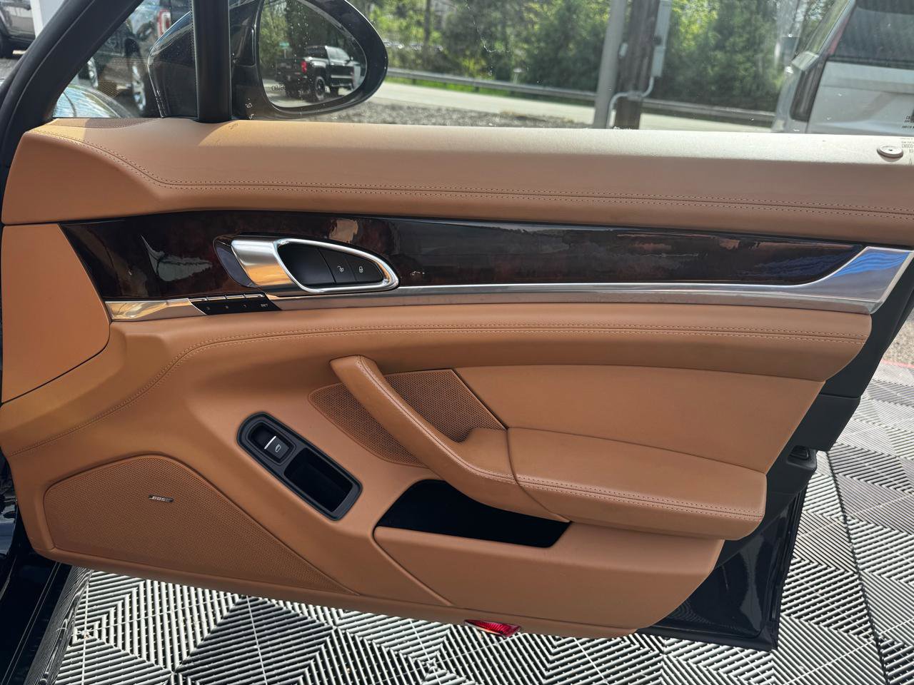 Used 2013 Porsche Panamera GTS AWD/4WD image 29