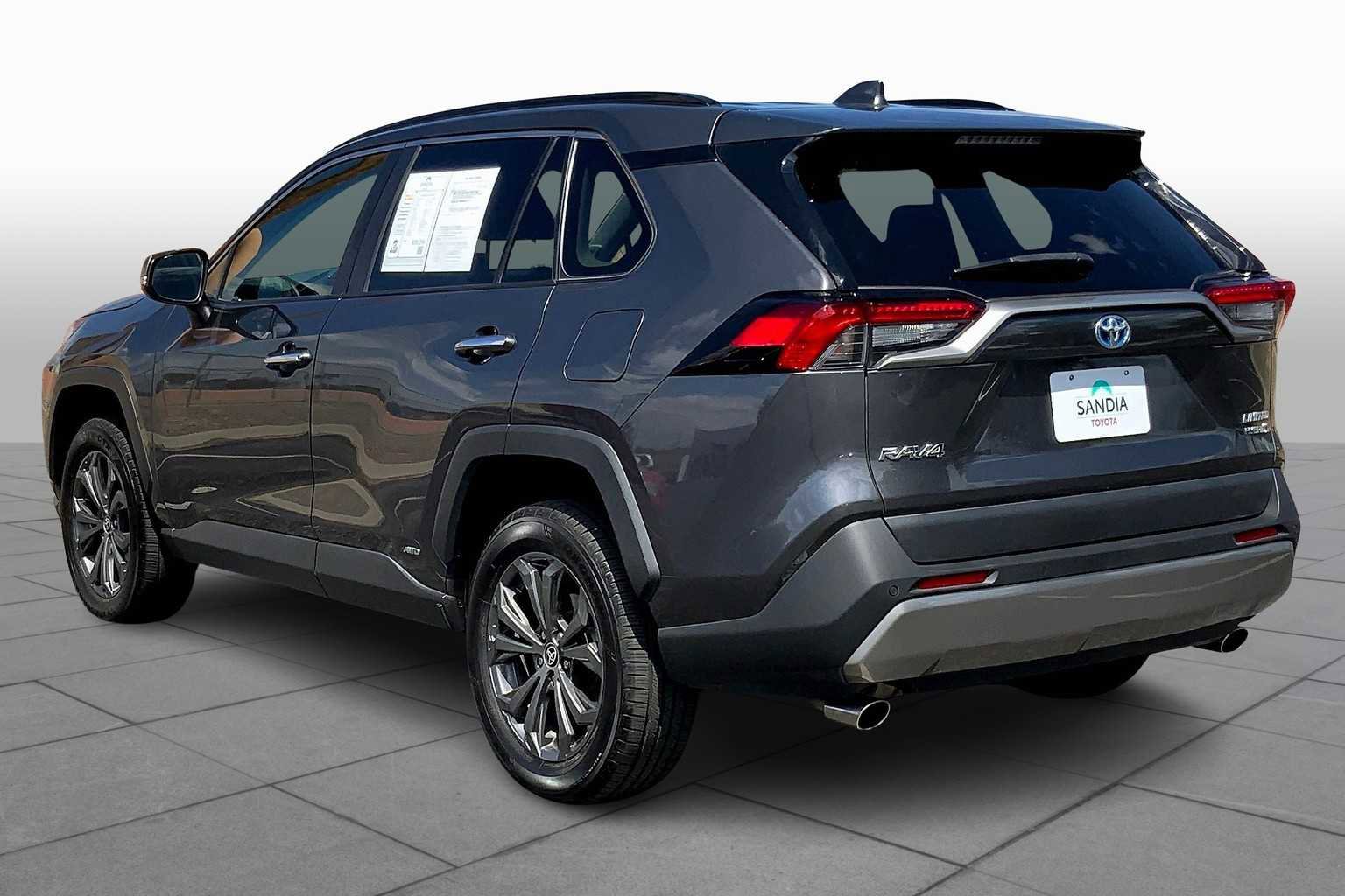 Used 2023 Toyota RAV4 Limited image 10