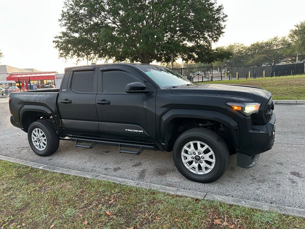 Certified 2024 Toyota Tacoma SR5 AWD/4WD image 7