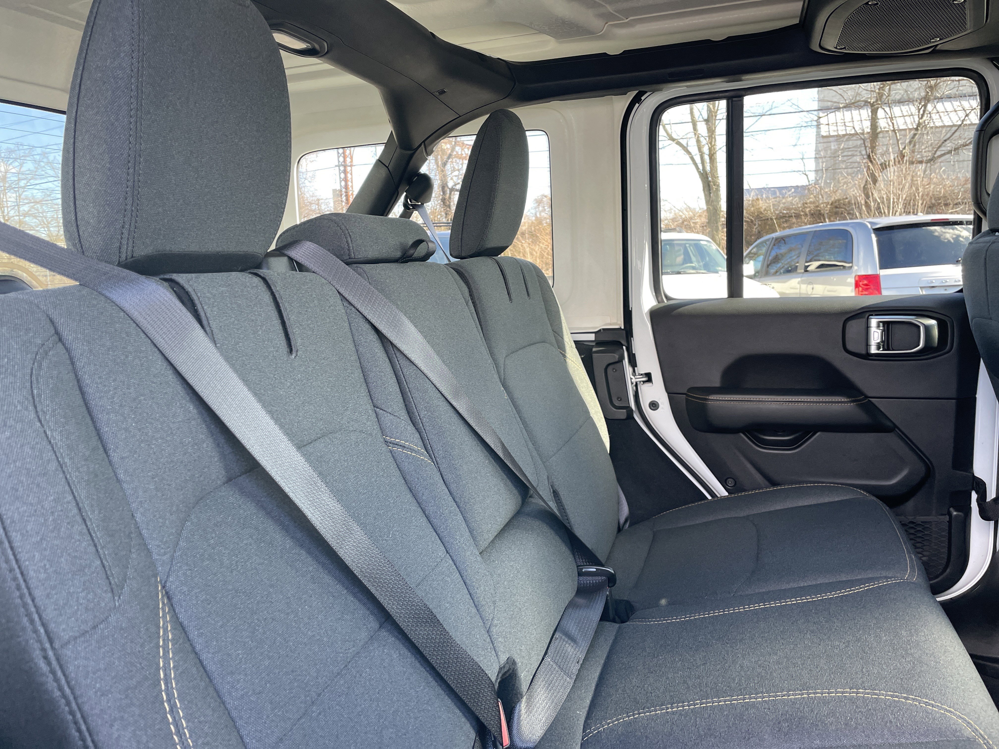 Used 2025 Jeep Wrangler Sahara image 18